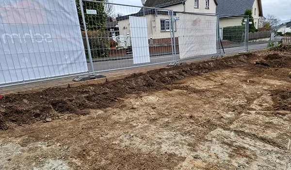 Baugrundstück mit vorbereiteter Bodenfläche